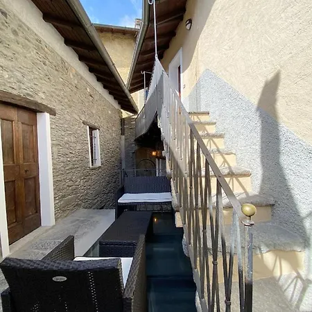 Independent Stone House With View Ferienhaus